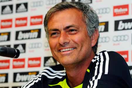 HLV Mourinho khẳng định sẵn sàng đối mặt với những thách thức HLV Mourinho khẳng định sẵn sàng đối mặt với những thách thức