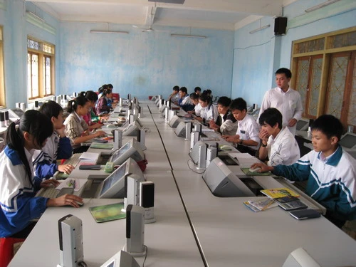 Gia Lai: Thi giải Toán qua Internet cấp tỉnh năm 2011