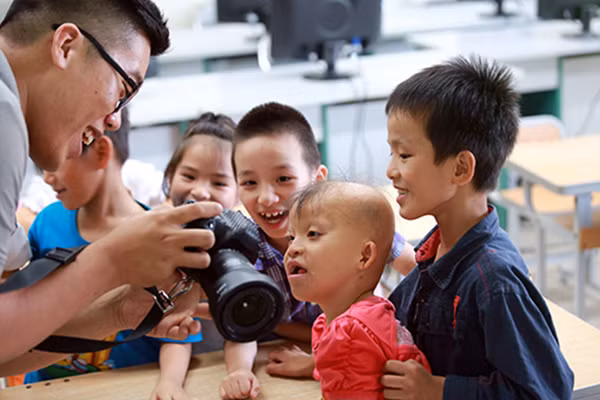 Trẻ khuyết tật cần được thụ hưởng các dịch vụ giáo dục có chất lượng. Ảnh: IT