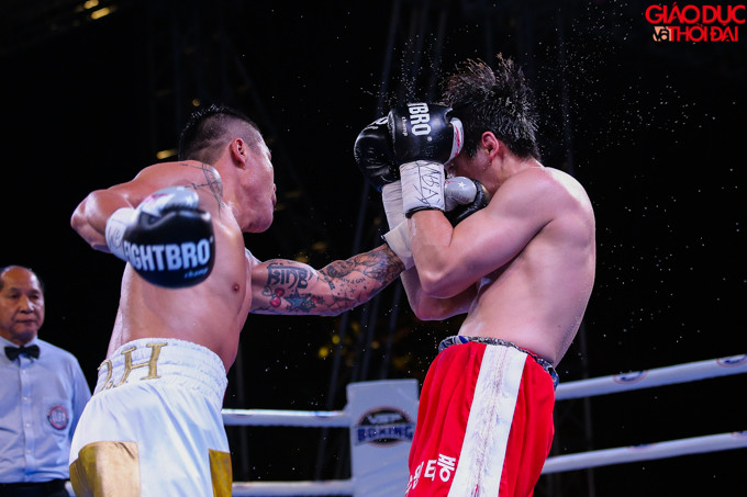 Trước đó vào năm 2018, Trương Đình Hoàng đã để lỡ mất chiến thắng trước tay đấm bất bại Mateo Tapia cũng ngay tại đấu trường Victory 8.