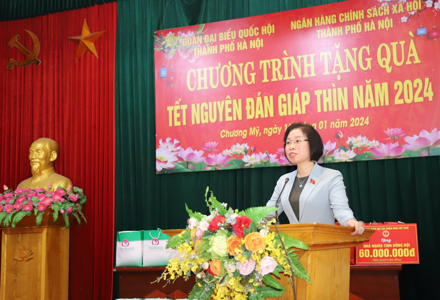 Bà Phạm Thị Thanh Mai phát biểu tại buổi tặng quà. Bà Phạm Thị Thanh Mai phát biểu tại buổi tặng quà.