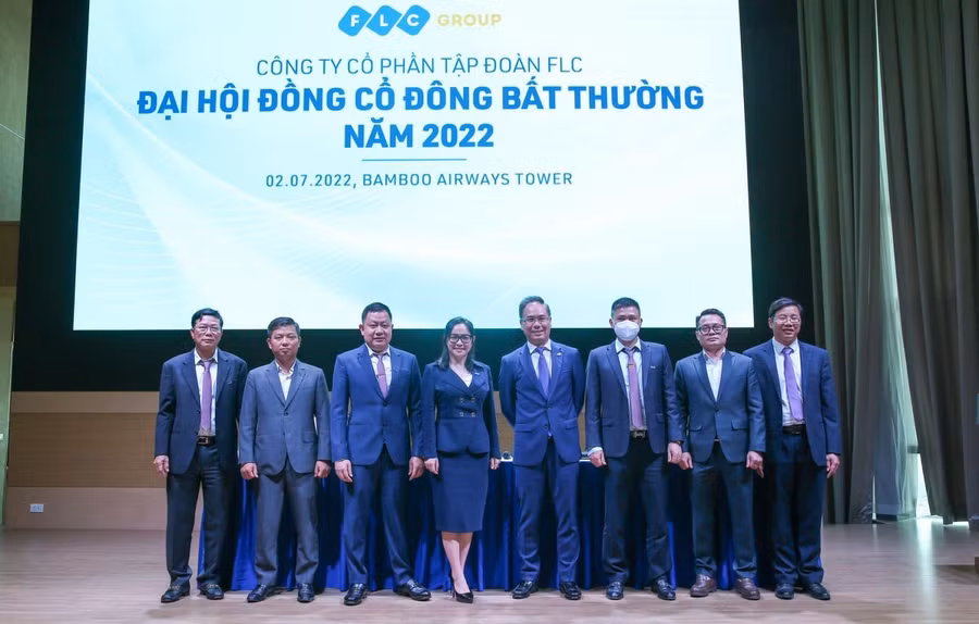Ra mắt các thành viên HĐQT và BKS FLC nhiệm kỳ 2021 – 2026. Ảnh: FLC.