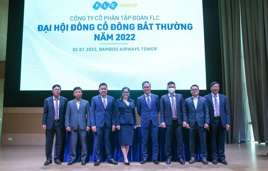 Ra mắt các thành viên HĐQT và BKS FLC nhiệm kỳ 2021 – 2026. Ảnh: FLC.