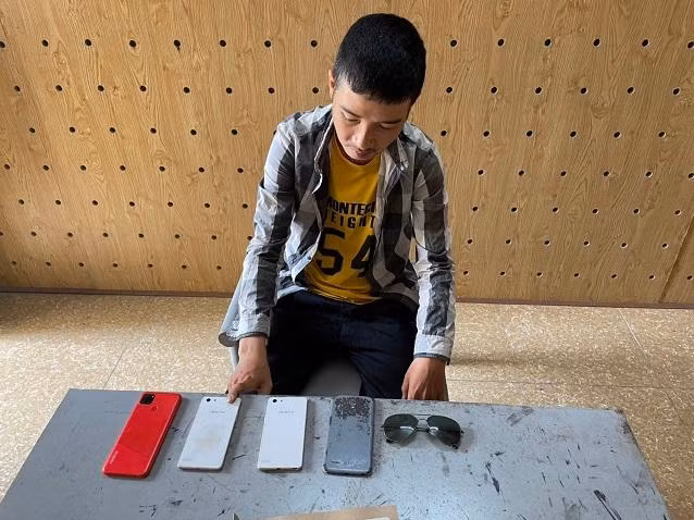 Đối tượng cùng tang vật của các vụ án.