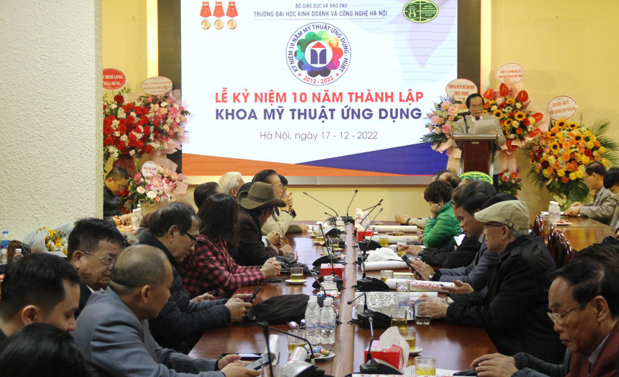 Toàn cảnh lễ kỷ niệm. Toàn cảnh lễ kỷ niệm.
