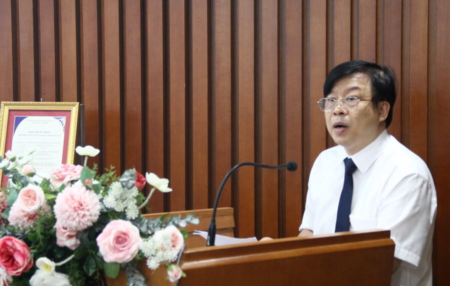 PGS.TS Hà Văn Sự - Phó Hiệu trưởng Trường ĐH Thương mại phát biểu tại buổi lễ. PGS.TS Hà Văn Sự - Phó Hiệu trưởng Trường ĐH Thương mại phát biểu tại buổi lễ.