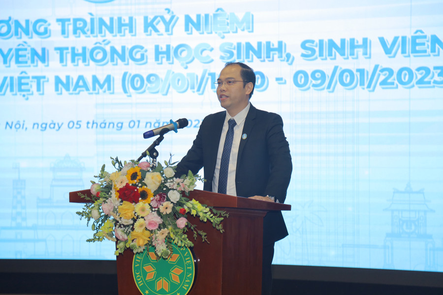 Anh Nguyễn Tiến Hưng – Phó Bí thư Thành Đoàn, Chủ tịch Hội Sinh viên TP. Hà Nội phát biểu tại chương trình.