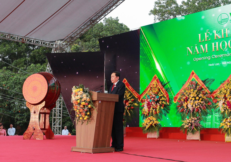 Đồng chí Trần Thanh Mẫn, Phó Chủ tịch thường trực Quốc hội phát biểu tại Lễ khai giảng. Đồng chí Trần Thanh Mẫn, Phó Chủ tịch thường trực Quốc hội phát biểu tại Lễ khai giảng.