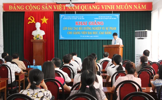 Ban hành mới chương trình bồi dưỡng NVSP cho giáo viên TCCN