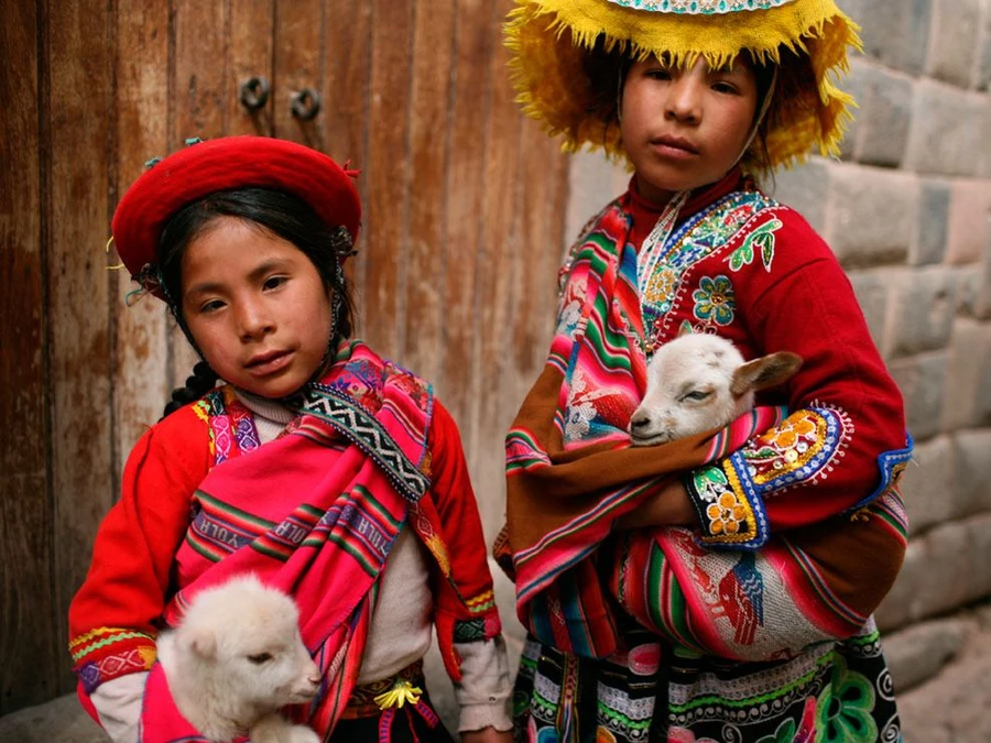 Peru: Thiệt thòi giáo dục cho trẻ em gái