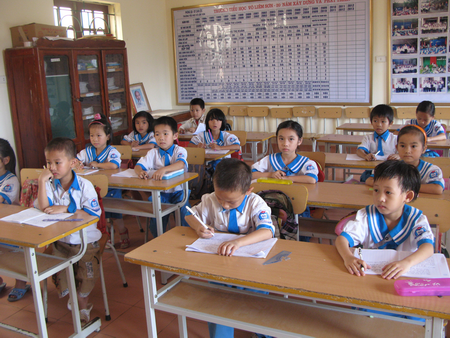 Không quá 35 học sinh/lớp đang là mơ ước của nhiều trường học và phụ huynh Ảnh: Văn Lê