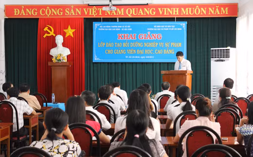 Ban hành mới chương trình bồi dưỡng NVSP cho giáo viên TCCN