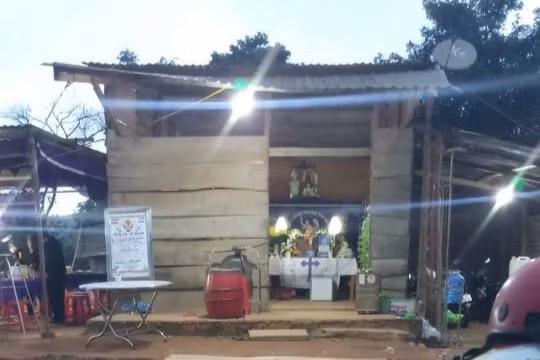 Gia đình tổ chức tang lễ cho em N.G.H., 12 tuổi, học sinh lớp 6C Trường THCS Ama Trang Lơng (huyện Krông Năng).