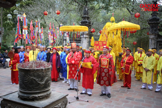 Lộc hoa tre – là biểu tượng tượng trưng cho chiếc roi ngựa của Thánh Gióng khi xưa, do đó, hoa tre là vật mà ai cũng muốn mang về nhà sau khi buổi lễ kết thúc.