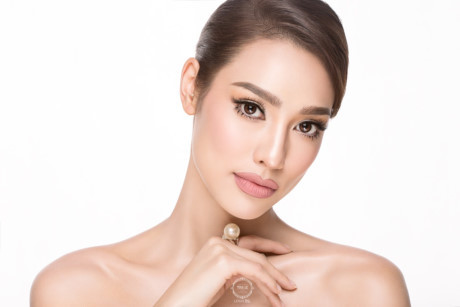 Lilly Nguyễn hóa nàng tiên cá bằng nghệ thuật body painting với Tina Lê - Ảnh 1 Lilly Nguyen hoa nang tien ca bang nghe thuat body painting voi Tina Le - Anh 1
