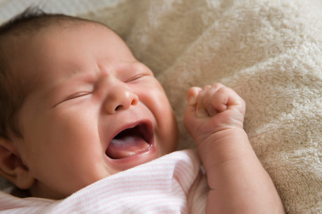 Nấm miệng ở trẻ nguy hiểm như thế nào? - Ảnh 2 Nam mieng o tre nguy hiem nhu the nao? - Anh 2