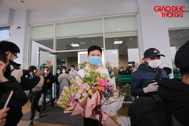 Ông Tuyên cho biết sau khi có ca bệnh đầu tiên các cấp các ngành đã vào cuộc tích cực. Như vậy, kể cả 3 trường hợp đã khỏi và xuất viện chiều ngày 10/2, đã có 6/14 trường hợp đã khỏi được ra viện.