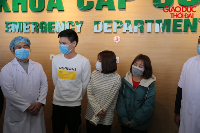 Cả ba bệnh nhân đều đã cho kết quả xét nghiệm âm tính với virus corona. Trong quá trình điều trị, tình trạng bệnh nhân diễn biến nhẹ, bệnh nhân sức khoẻ ổn định.