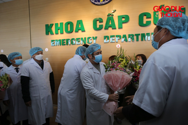 Còn tại Vĩnh Phúc, 4 bệnh nhân dương tính virus corona đang được điều trị tại TTYT huyện Bình Xuyên và TTYT huyện Tam Đảo.