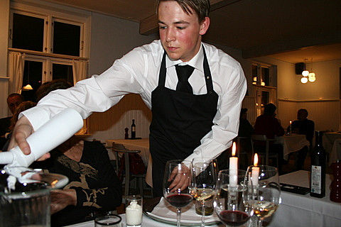 Nhiều SV đi làm thêm mà không được trả tiền (ảnh minh họa) Nhiều SV đi làm thêm mà không được trả tiền