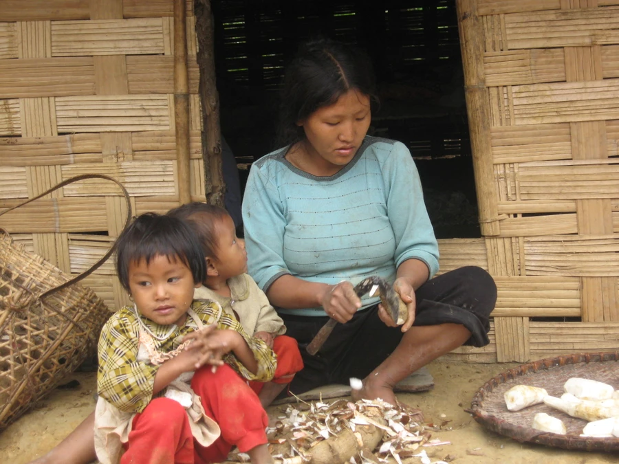 Sân chơi – bãi tập cho học sinh nông thôn!?