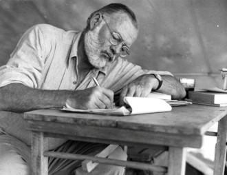 110 năm ngày sinh nhà văn Enest Hemingway