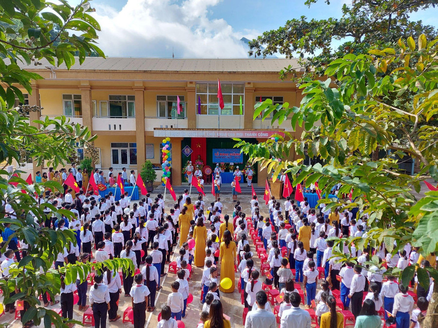Năm học 2022-2023, toàn tỉnh Quảng Trị có gần 30.000 học sinh là con em đồng bào dân tộc Vân Kiều, Pa Cô. Năm học 2022-2023, toàn tỉnh Quảng Trị có gần 30.000 học sinh là con em đồng bào dân tộc Vân Kiều, Pa Cô.