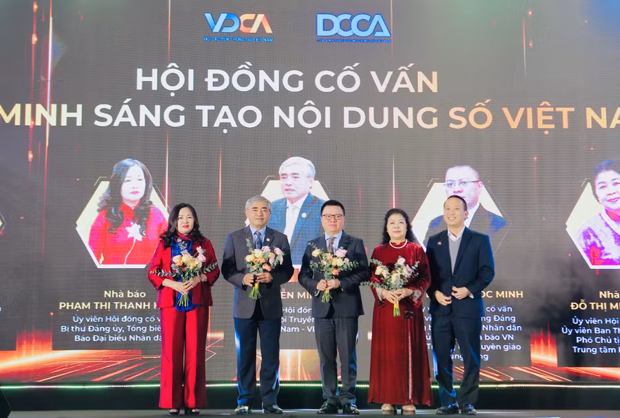 Hội đồng cố vấn.