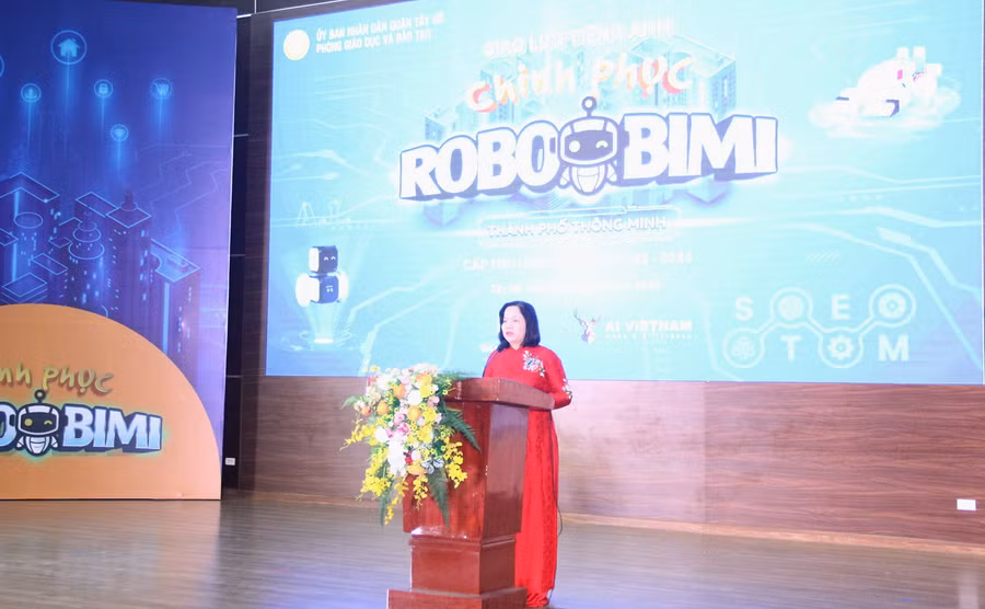 Bà Trần Thị Hương – Trưởng phòng GD&ĐT Tây Hồ (Hà Nội) phát biểu tại Chương trình. Bà Trần Thị Hương – Trưởng phòng GD&ĐT Tây Hồ (Hà Nội) phát biểu tại Chương trình.