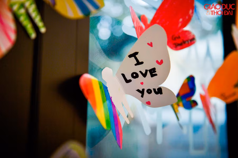 Hàng nghìn cánh bướm với ý nghĩa mang mọi người đến gần nhau hơn, mọi người đều bình đẳng như nhau.