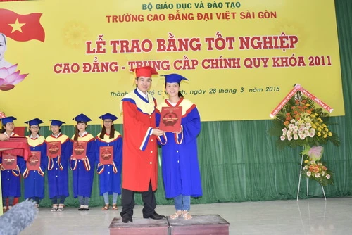 494 sinh viên Cao Đẳng Đại Việt Sài Gòn nhận bằng tốt nghiệp