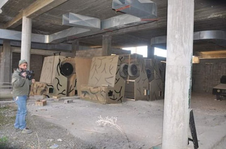 IS dung xe quan su gia bang go nham 