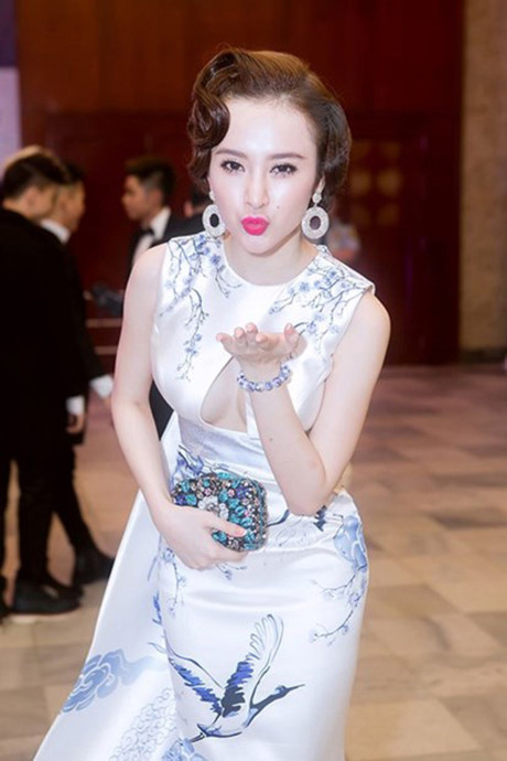 Ngày đầu năm cực may mắn khi diện váy họa tiết chim hạc - Ảnh 3 Ngay dau nam cuc may man khi dien vay hoa tiet chim hac - Anh 3