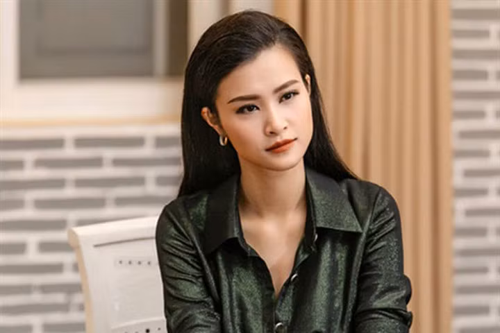 Đông Nhi: 28 tuổi thì có gọi là trẻ nữa hay không?