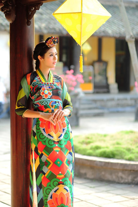 Bat ngo cong viec cua Hoa hau, A hau lam truoc khi dang quang (3) - Anh 2