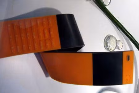 10 thiet bi di dong co thiet ke ky di nhat tu truoc den nay - Anh 1