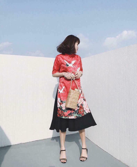 Tết đến Xuân sang, phải diện váy áo in 3 họa tiết này mới hừng hực sắc xuân - Ảnh 4 Tet den Xuan sang, phai dien vay ao in 3 hoa tiet nay moi hung huc sac xuan - Anh 4