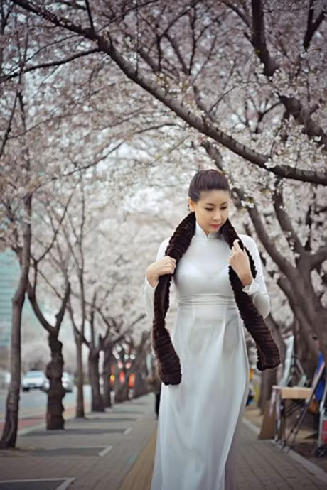 Bat ngo cong viec cua Hoa hau, A hau lam truoc khi dang quang (3) - Anh 8