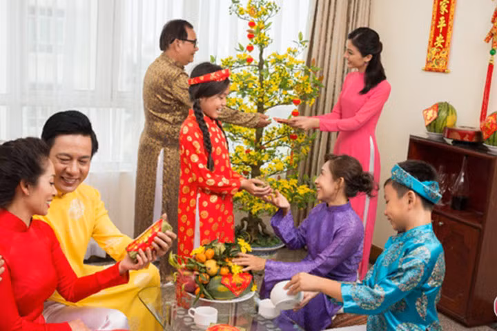 1001 tình huống dở khóc dở cười khi lì xì ngày Tết