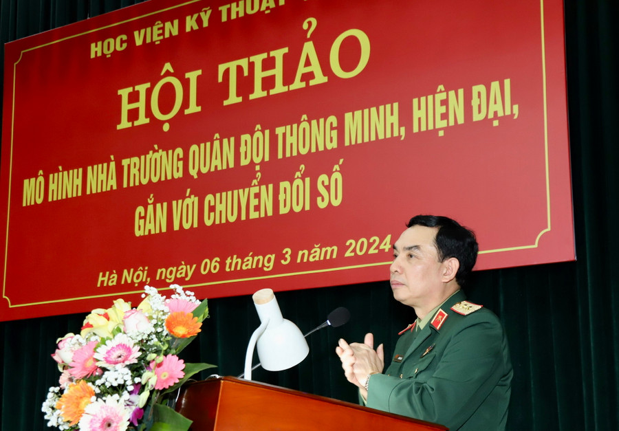 Trung tướng, GS.TS Lê Minh Thái - Giám đốc Học viện Kỹ thuật quân sự phát biểu tại hội thảo.