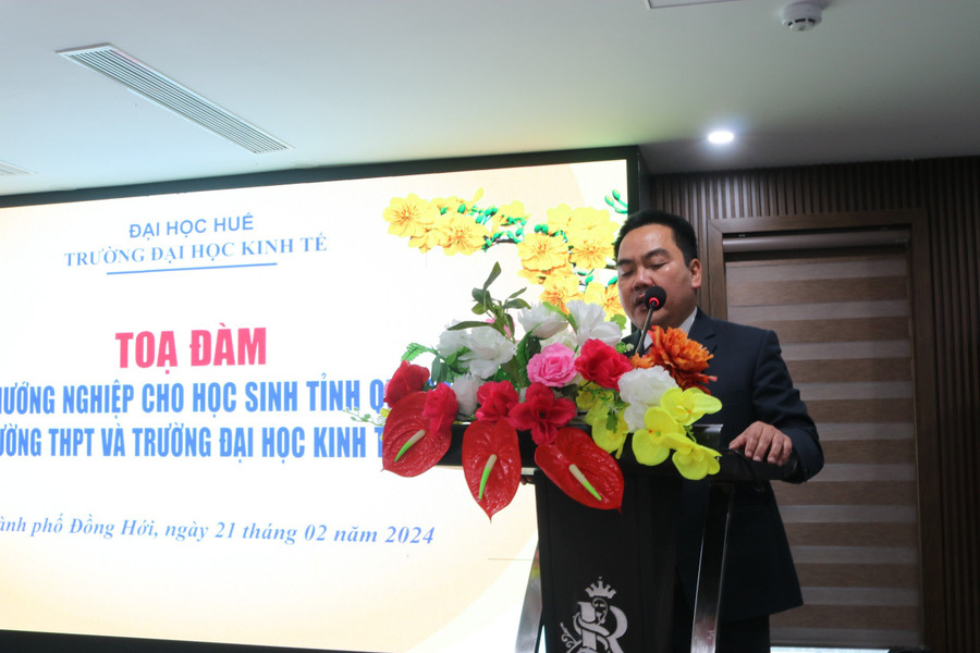 PGS.TS Trương Tấn Quân, Hiệu trưởng Trường Đại học Kinh tế phát biểu. PGS.TS Trương Tấn Quân, Hiệu trưởng Trường Đại học Kinh tế phát biểu.