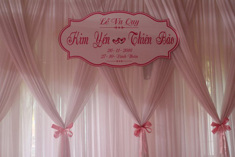 Chú rể Thiên Bảo cùng cô dâu Kim Yến nhảy tưng bừng trong lễ cưới - Ảnh 5 Chu re Thien Bao cung co dau Kim Yen nhay tung bung trong le cuoi - Anh 5