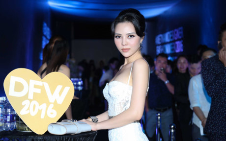 Á hậu Trà Giang tái xuất với vẻ đẹp gợi cảm - Ảnh 3 A hau Tra Giang tai xuat voi ve dep goi cam - Anh 3