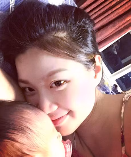A hau Diem Trang gay bat ngo khi lay lai voc dang sau 1 thang sinh no - Anh 4