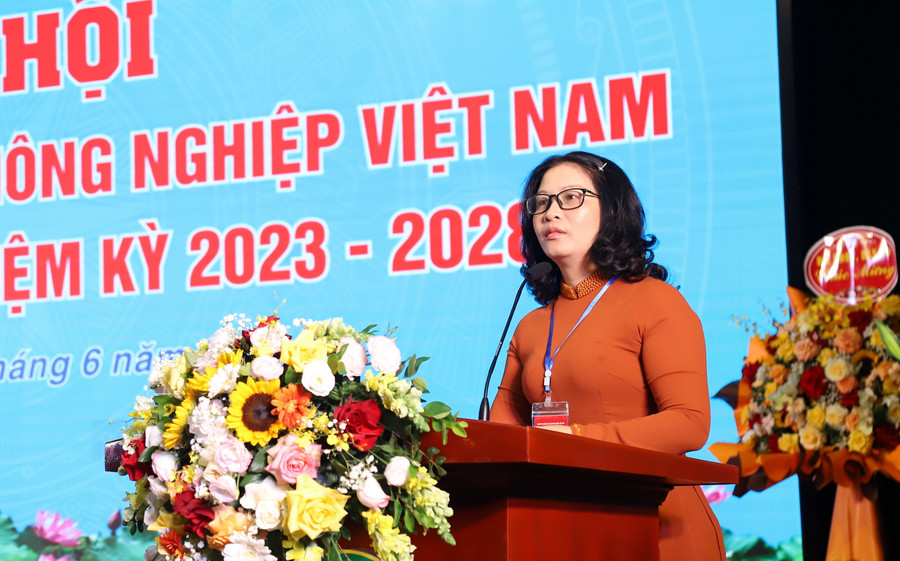 GS.TS Nguyễn Thị Lan – Giám đốc Học viện Nông nghiệp Việt Nam phát biểu tại Đại hội.