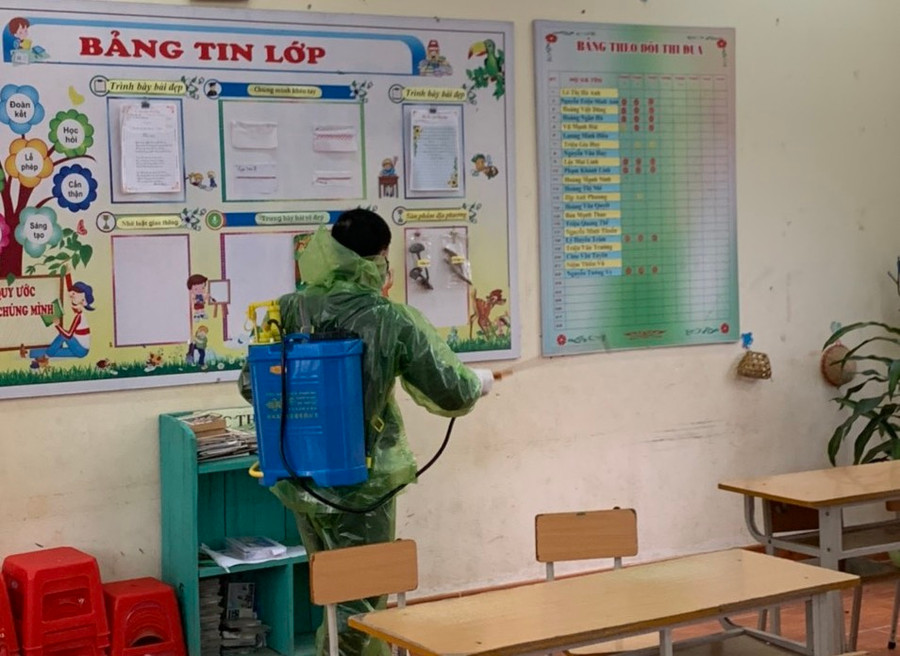 Đảm bảo phòng học được khử trùng tuyệt đối trước khi học sinh đi học Đảm bảo phòng học được khử trùng tuyệt đối trước khi học sinh đi học