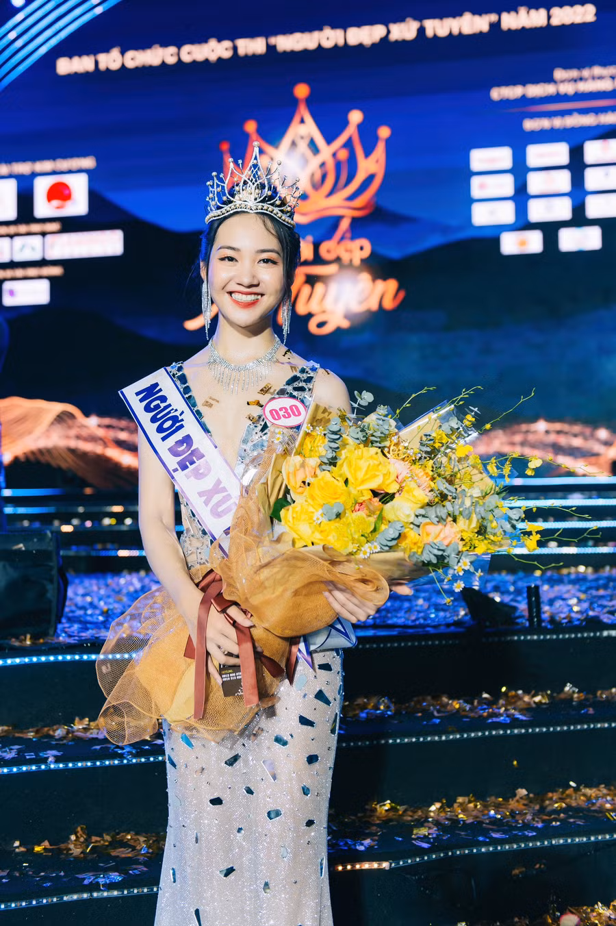 Vũ Phương Thảo đăng quang Người đẹp xứ Tuyên năm 2022.