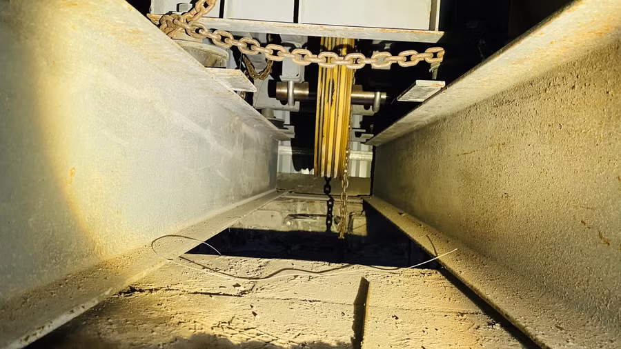 Hiện trường thang máy bị rơi tại căn nhà 7 tầng.