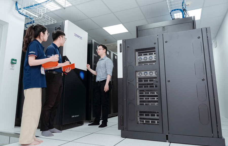 Giảng viên và sinh viên Trường Đại học Phenikaa. Ảnh: NTCC. Giảng viên và sinh viên Trường Đại học Phenikaa. Ảnh: NTCC.