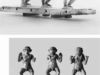 Mô hình cơ học cổ nhất với 3 chú lùn vận hành bằng hệ thống con lăn và dây đan vào nhau. Ảnh: Egypt Independent.